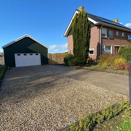 Huis Bij Het Water Met Sloepje Jutrijp Bagian luar foto