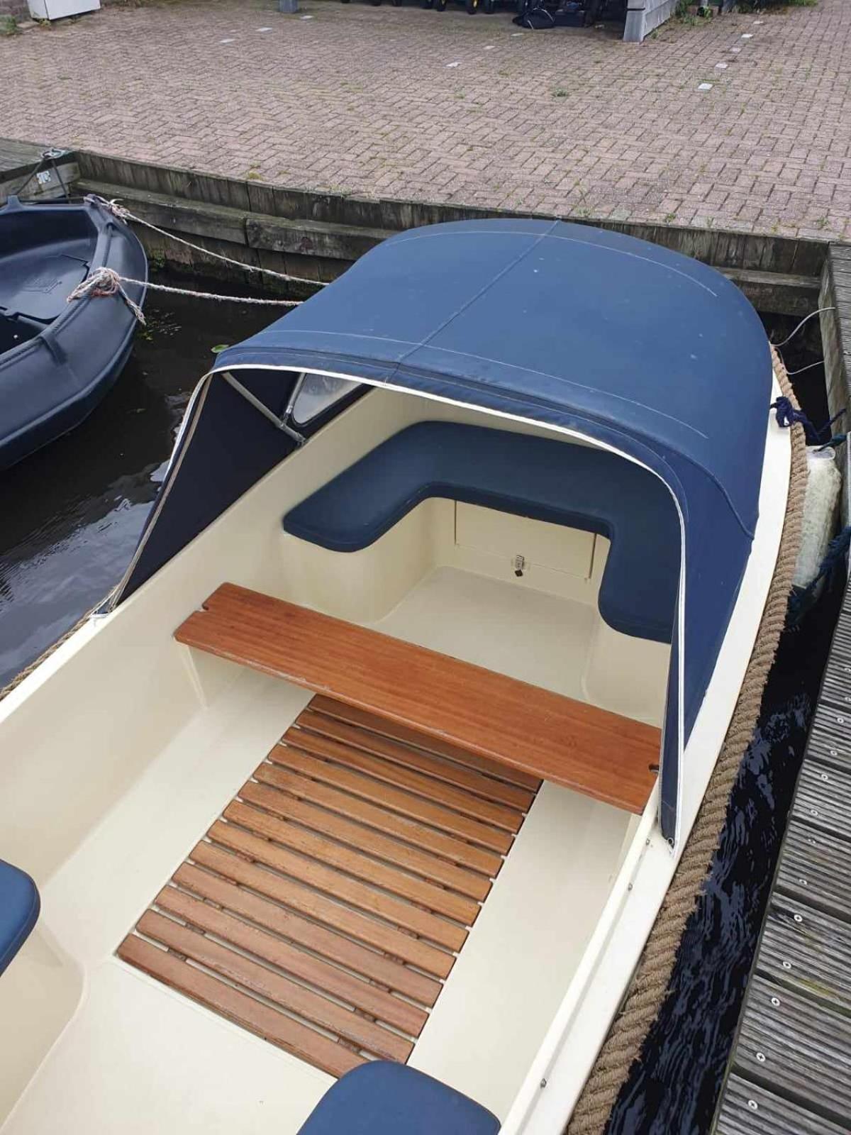 Huis Bij Het Water Met Sloepje Jutrijp Bagian luar foto
