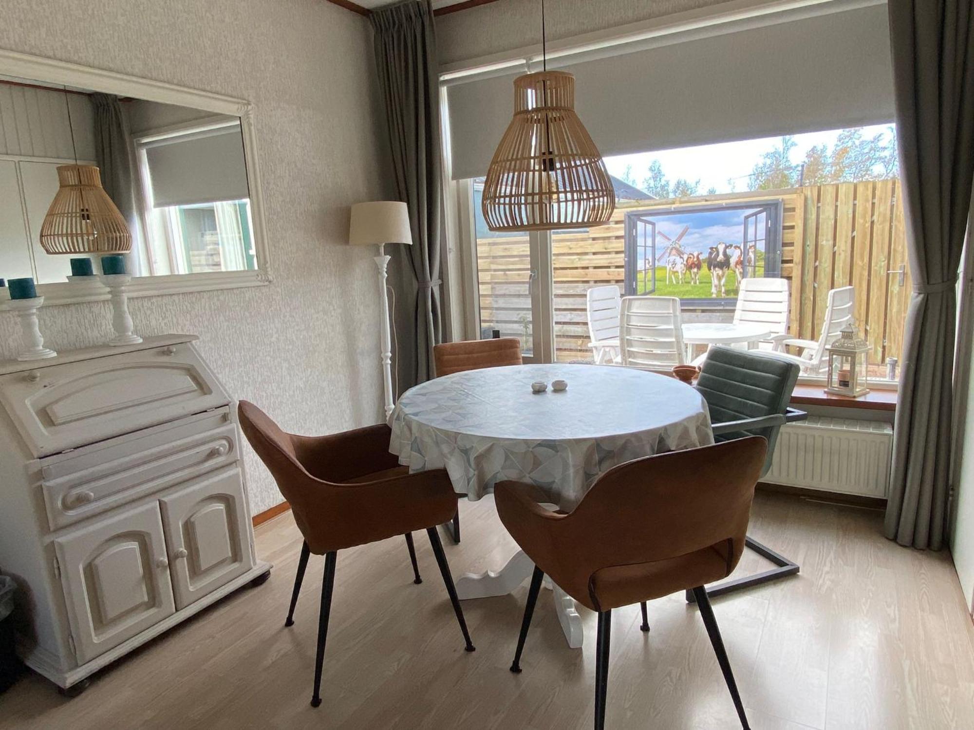 Huis Bij Het Water Met Sloepje Jutrijp Bagian luar foto