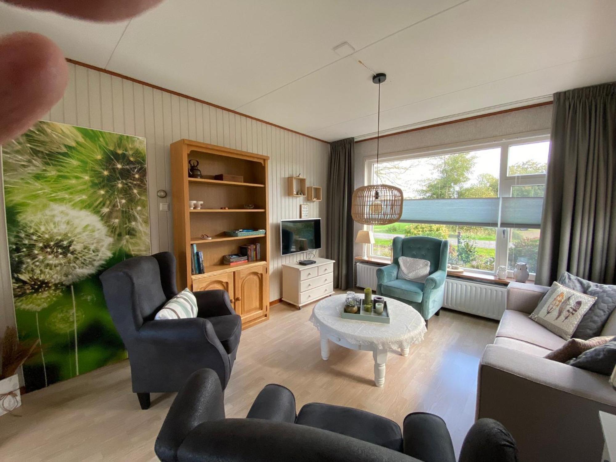 Huis Bij Het Water Met Sloepje Jutrijp Bagian luar foto
