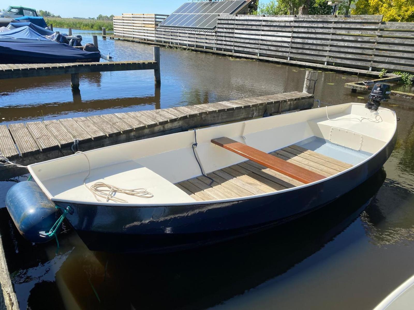 Huis Bij Het Water Met Sloepje Jutrijp Bagian luar foto